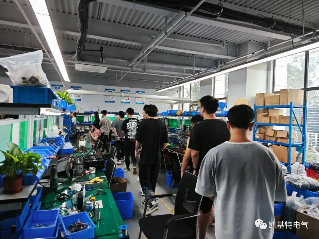 pexels-yan-krukov-8613059.jpg 圖片